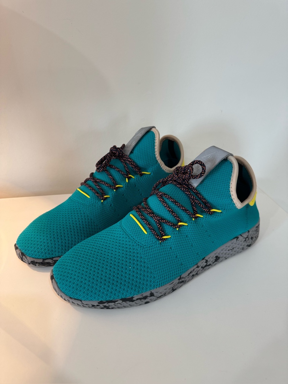 adidas - x Pharrell Williams Tennis HU MC sneakers - unisex -